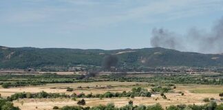 Incendiu de deșeuri la o groapă de gunoi improvizată zona localității Tinăud. Fumul s-a simțit până în Aleșd Deșeuri incendiu Tinăud