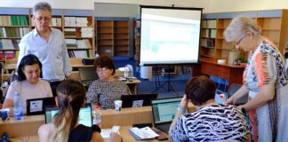 Bibliotecarii din Bihor, inclusiv din Aleșd, învață să folosească echipamente digitale moderne Bibliotecarii din Aleșd