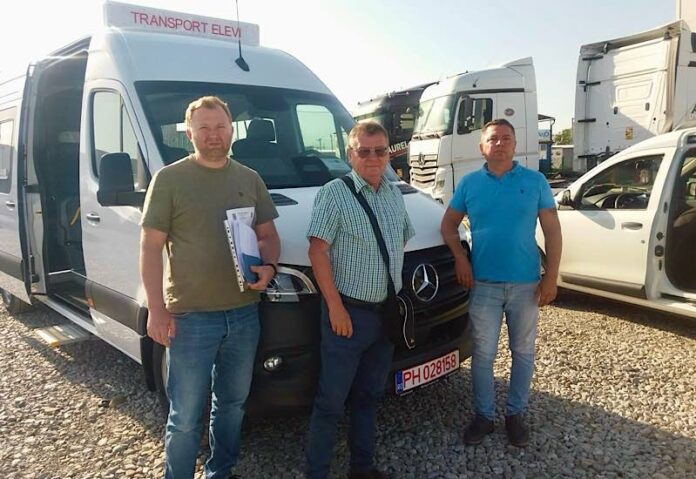Microbuz electric pentru elevii din Vadu Crișului