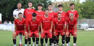 echipa din Vadu Crișului (în albastru) – Unirea Valea lui Mihai (în roșu).