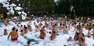 Petrecere cu DJ, spumă colorată și bunătăți la Ștrandul Termal din Aleșd, sâmbătă, 9 august Petrecere spumă colorată la Ștrandul Termal din Aleșd