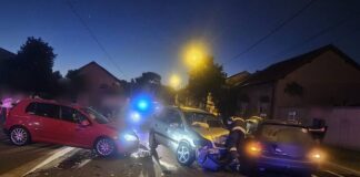 Trei mașini implicate într-un accident, o femeie a ajuns la spital