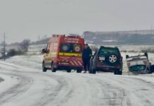 Mașină răsturnată între Aștileu și Butani Mașină răsturnată între Aștileu și Butan