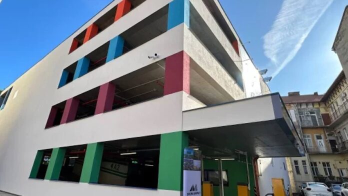 Parcările etajate din centrul Oradiei Parcările etajate din centrul Oradiei