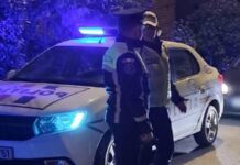 Poliția verifică mașina