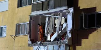 Cauza exploziei din Aleșd: aprinderea luminii într-un balcon cu acumulare de gaz. O femeie a ajuns la spital cu arsuri grave Explozie bloc Aleșd