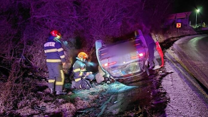 autoturism răsturnat autoturism răsturnat