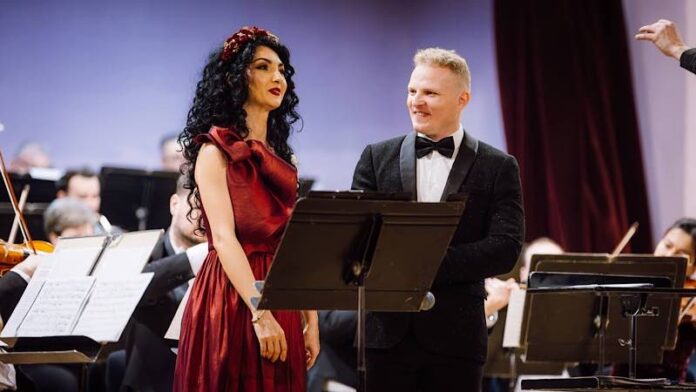 tenorul ŞTEFAN von KORCH şi soprana OANA MARIA ŞERBAN