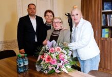 Primăria Oradea a acordat un premiu aniversar doamnei Csete Elisabeta, la împlinirea frumoasei vârste de 100 de ani