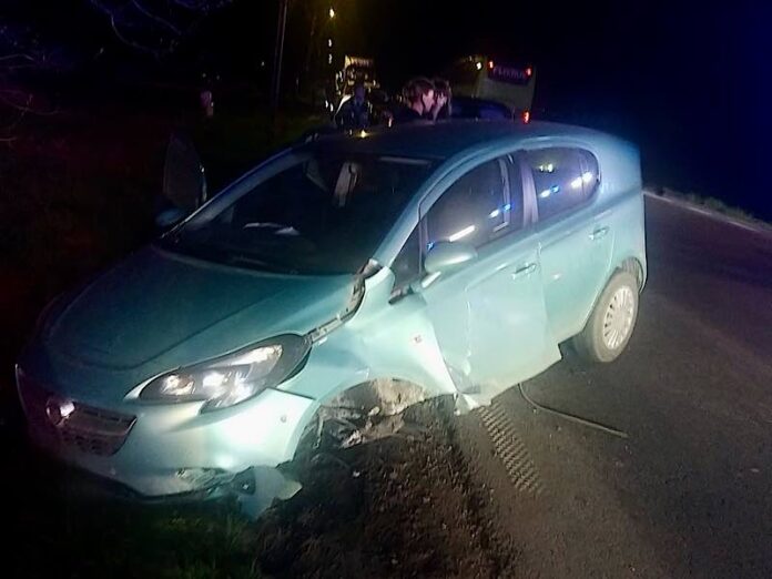 Mașină accidentată la Tinăud