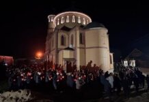 Hristos a Înviat! Sute de credincioși la Slujba Învierii, la Biserica „Nașterea Sf. Ioan Botezătorul” din Aleșd