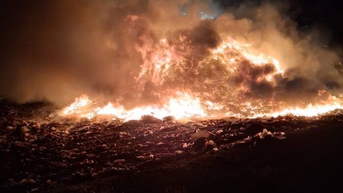 Incendiu la groapa de gunoi din Oradea