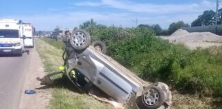 Accident la Aștileu: un șofer de 56 de ani s-a răsturnat cu mașina după ce a consumat alcool Accident la Aștileu