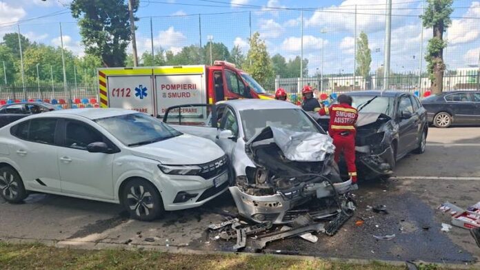 Accident 4 mașini oradea Accident 4 mașini oradea