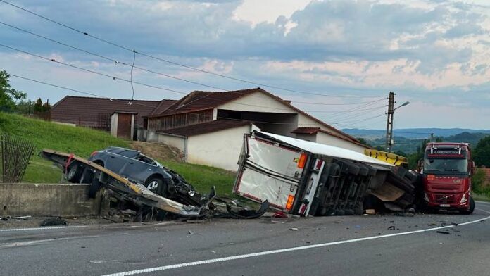 Accident grav pe DN1, la Cornițel Accident grav pe DN1, la Cornițel