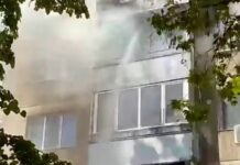 O femeie a murit într-un incendiu izbucnit într-un apartament din Oradea. Opt persoane au fost evacuate