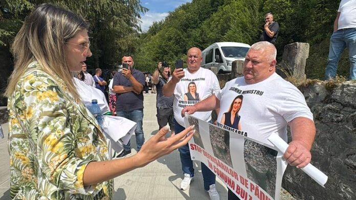 Protest la Leșu pentru pădurile din Bulz Protest la Leșu pentru pădurile din Bulz