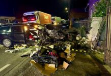 Accident grav în Tinăud: două persoane au ajuns la spital Mașină accident Tinăud