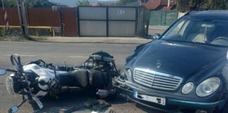 Accident rutier între un autoturism și o motocicletă, în Aleșd
