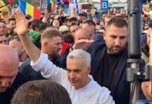 Călin Georgescu, întâmpinat de o mare de oameni la Oradea: „Căline, Căline, Oradea e cu tine!” Călin Georgescu la Oradea